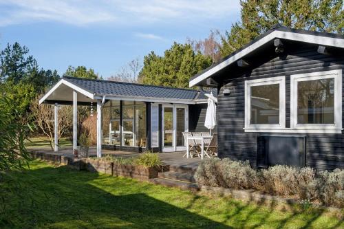 Cosy Cottage 200 Meters From The Beach