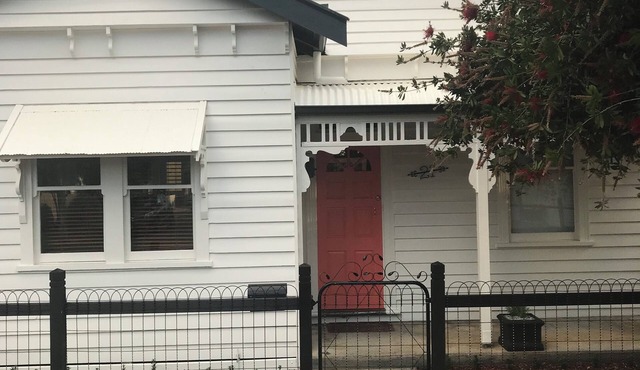 Cosy cottage close to Geelong CBD and hospital precinct