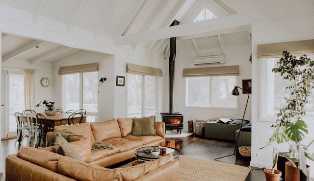 Cosy Cottage close to Trentham Village