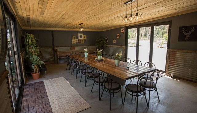 Cosy cottage for groups up to 20. Gather under the stars with family and friends