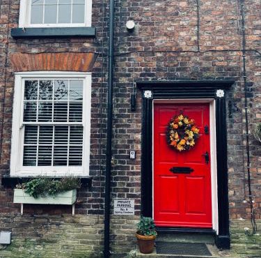 Cosy Cottage (Free parking)