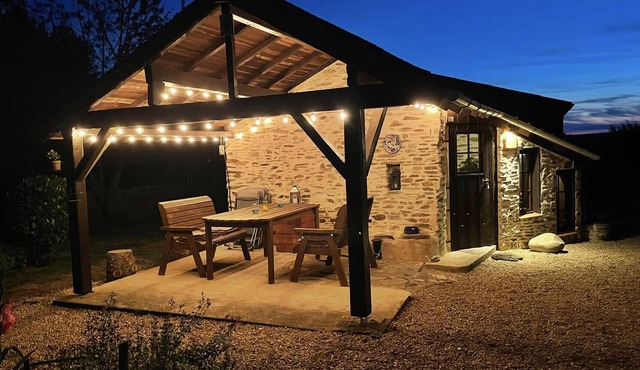 Cosy Cottage in a beautiful rural setting, plenty to do and pet friendly