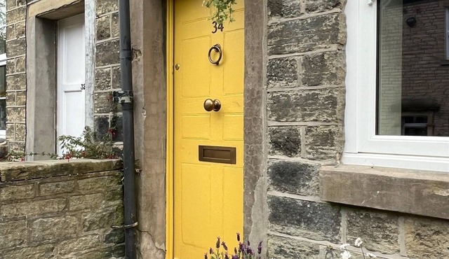 Cosy cottage in Bollington offering an escape to the Peak District and beyond.
