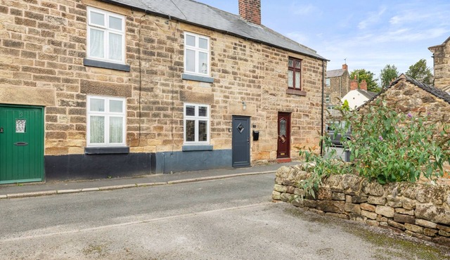 Cosy cottage in charming Crich, Log Burner, Peak District - Pet Friendly