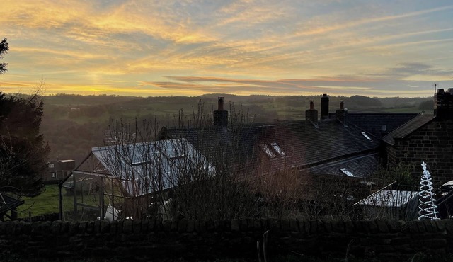 Cosy cottage in Derbyshire with stunning views