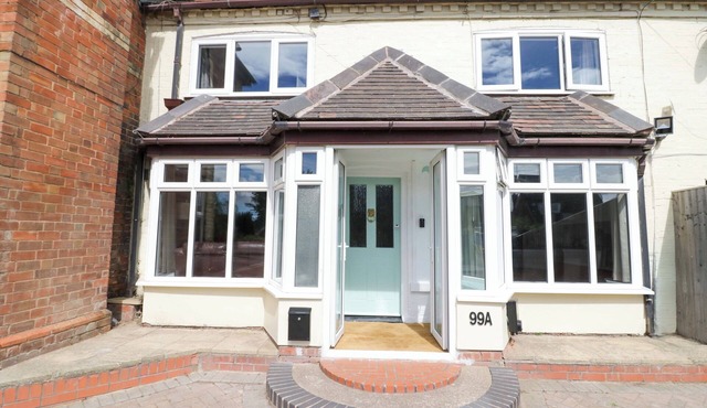 COSY COTTAGE IN HARVINGTON, pet friendly in Harvington