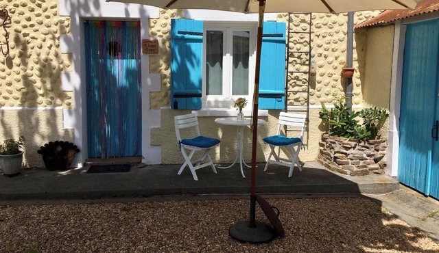 Cosy cottage in peaceful rural retreat