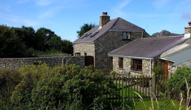Cosy Cottage. Log Stove, Private Walled Garden, Coastal Walking From The Door.
