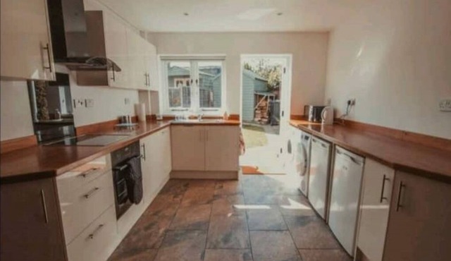 Cosy Cottage Mid Town on Quiet Road