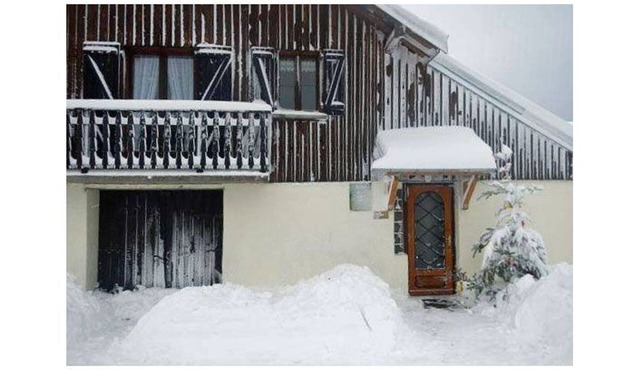 Cosy Cottage near Gérardmer with Garden, Terrace, and Mountain Views