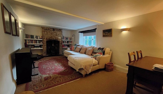 Cosy Cottage nestled in May Hill Woodlands