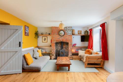 Cosy Cottage nr The Cotswolds Private Parking