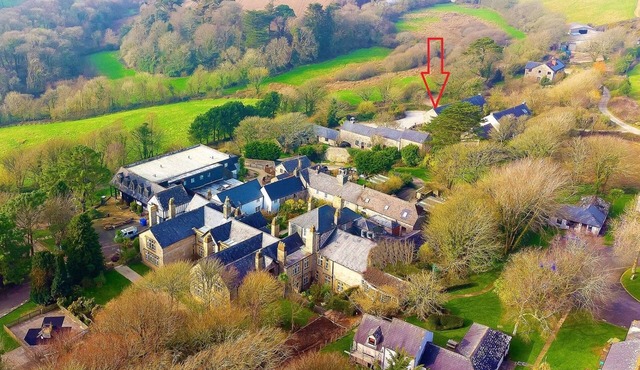 Cosy cottage on small park with pool, bar, tennis