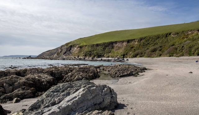 Cosy Cottage on the Edge or Portwrinkle Beach