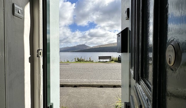 Cosy Cottage Stunning Loch Fyne Views &Wood Burner