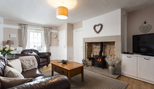 Cosy cottage with delightful private garden and summerhouse.