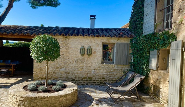 Cosy cottage with private pool & garden
