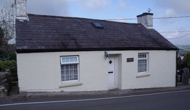 COSY COTTAGE WITH REAL FIRE AND FABULOUS VIEWS IN CARMARTHENSHIRE, WALE