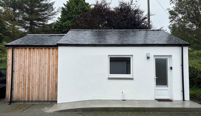 Cosy Cottage with sea view, 10 mins from Portree