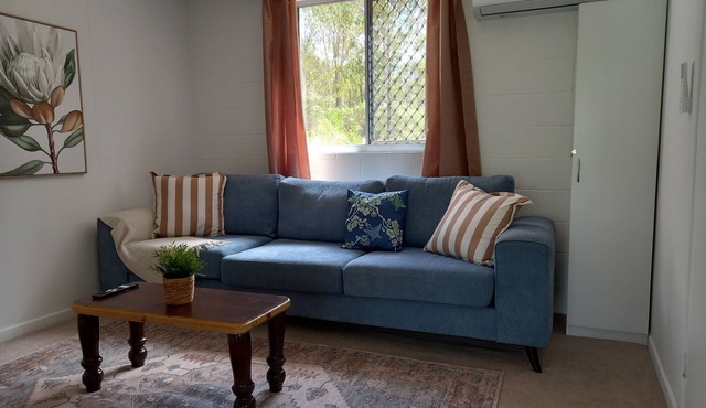 Cosy Country Cottage in Bungadoo. One-bedroom quiet accommodation.