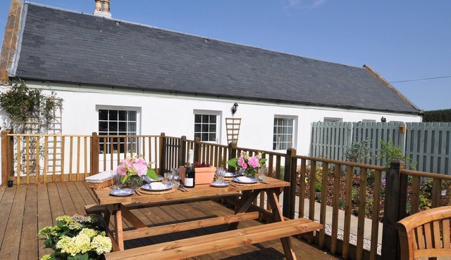 Cosy Country Cottage in Burns Country, close to the Ayrshire Beaches
