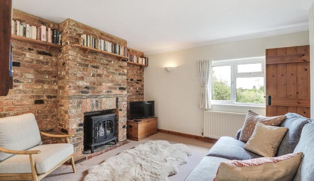 Cosy Countryside Cottage - Pass the Keys