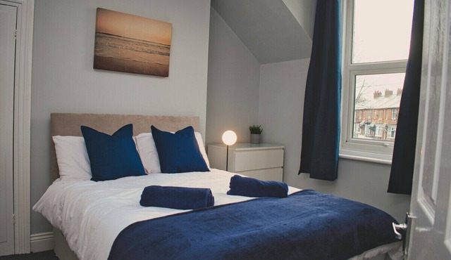 Cosy Deluxe 2 bedroom terraced house near centre