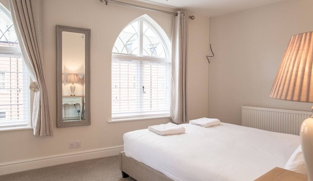 Cosy Detached 2 Bed Cottage in Tewkesbury Centre