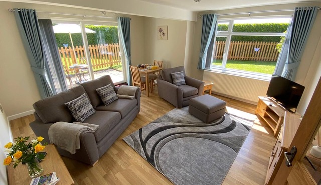 Cosy dog friendly self contained Annexe , near Cheltenham & Cotswolds