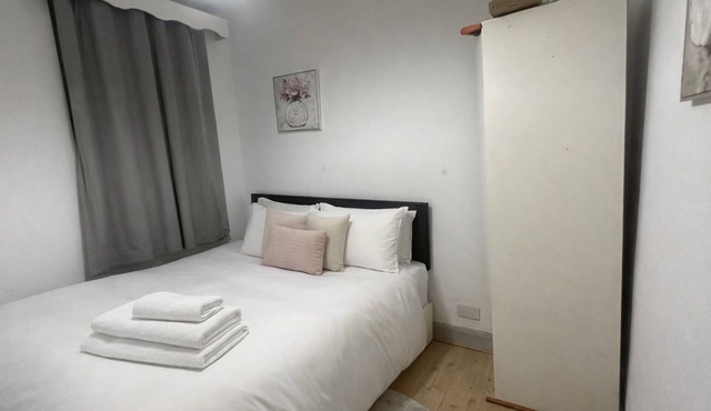 Cosy double bedroom seconds away from Kings X Station