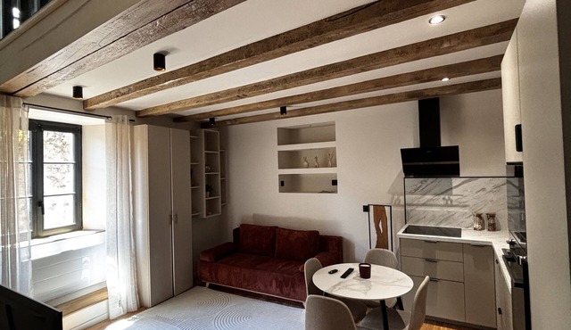 Cosy Duplex - Equipped & Central