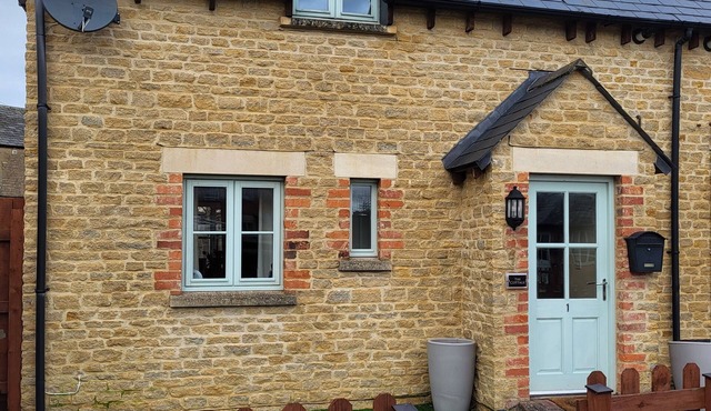 Cosy Eco cottage Cirencester,Capital of the Cotswolds,bibury close pet frendly