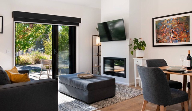 Cosy Edge Studio-Modern stuido, quiet and walking distance to Farmers Arms Hotel