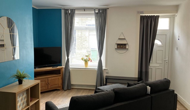 Cosy Escape: 2Bed Home in Littleborough