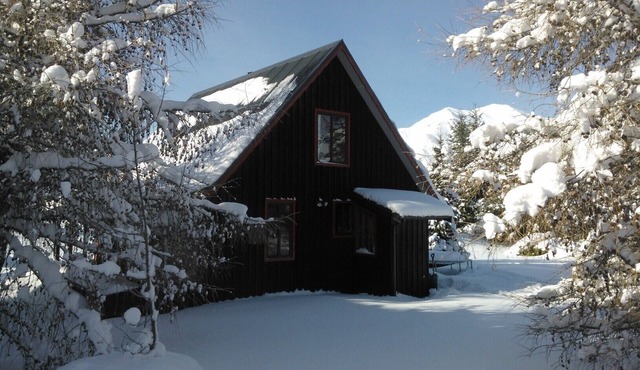 Cosy family and pet friendly chalet with spa in a fabulous scenic alpine setting