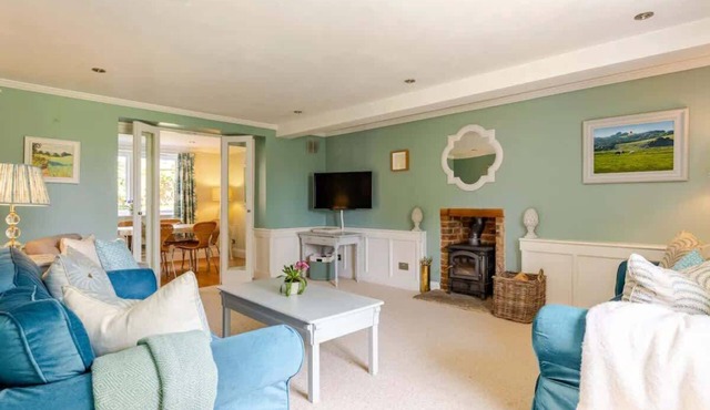 Cosy Family Cottage in the heart of the Pewsey Vale