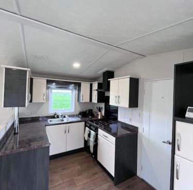Cosy family farm static caravan