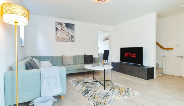 Cosy Family House in Canterbury