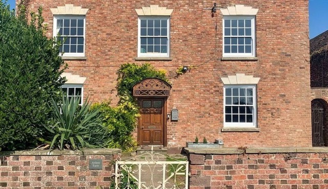 Cosy Farmhouse in The Forest of Dean Sleeping 12
