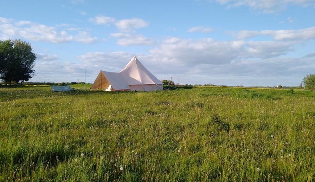 Cosy Farmhouse Glamping