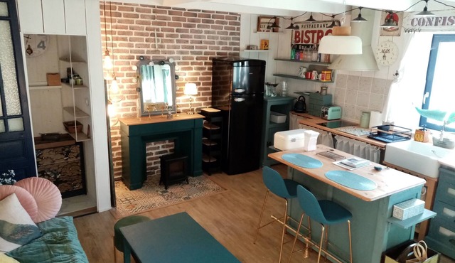 Cosy Fisherman's cottage, view on river, 10 mns away from beaches