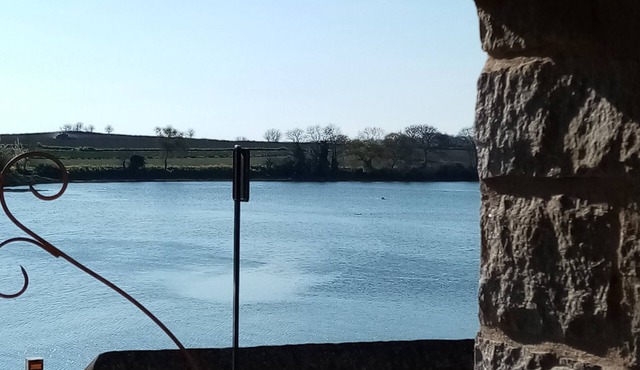 Cosy fisherman's cottage with a view on the river, 10 mns away from the beach.