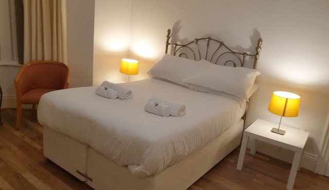 Cosy Flat for small family or working professionals.