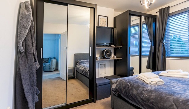 Cosy Flat in Leigh - Pass the Keys