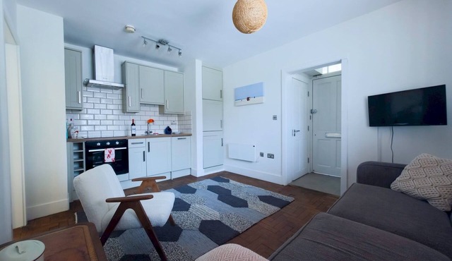 Cosy Flat in Stepney Green I PTK