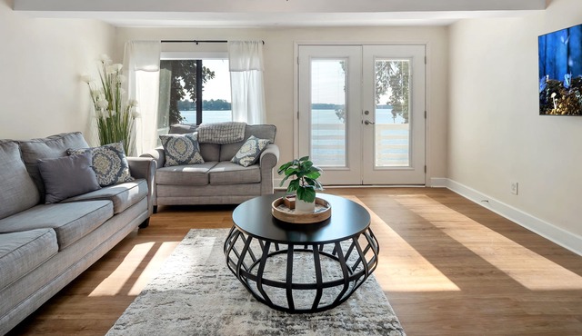 Cosy for 4 on Lake Talquin with dock and boathouse