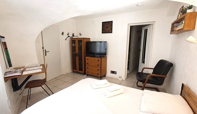 Cosy studio in the heart of Saint-Paul-Trois-Châteaux, Drôme Provençale