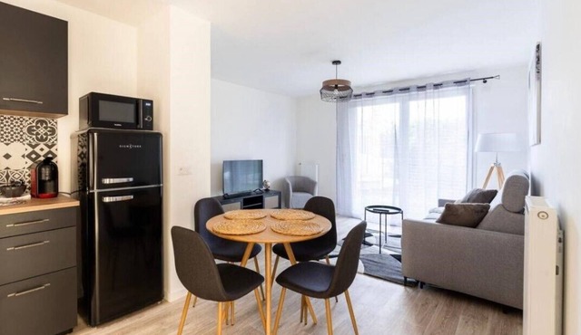 Cosy, fully-equipped apartment just 15 minutes from Disneyland.
