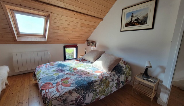 Cosy, fully-equipped house, sea view, sleeps 2, Lampaul village, Ouessant