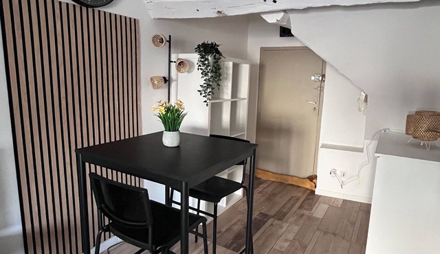 Cosy furnished studio in a quiet location near the Cathedral